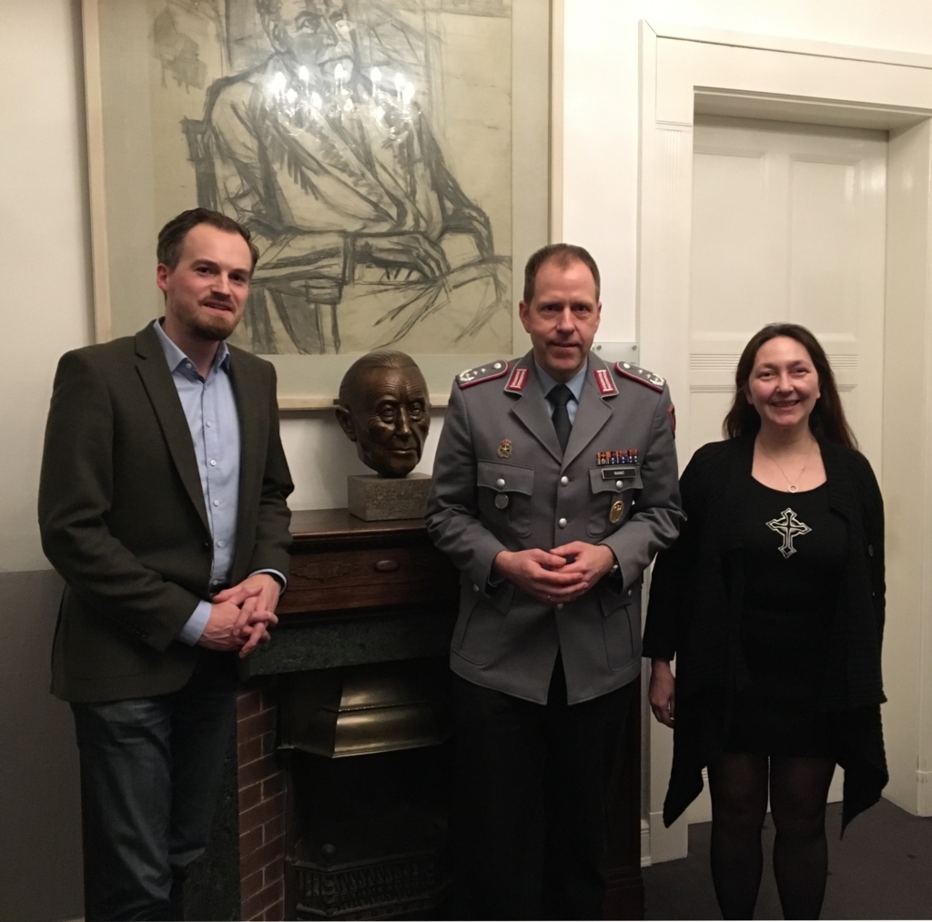 Direktor Strategie und Fakultäten der Führungsakademie der Bundeswehr, Oberst i.G. Nannt, zu